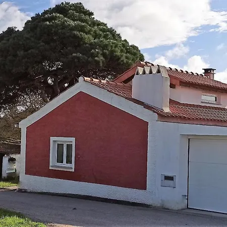 A 5 Minutos Da * Atouguia Da Baleia